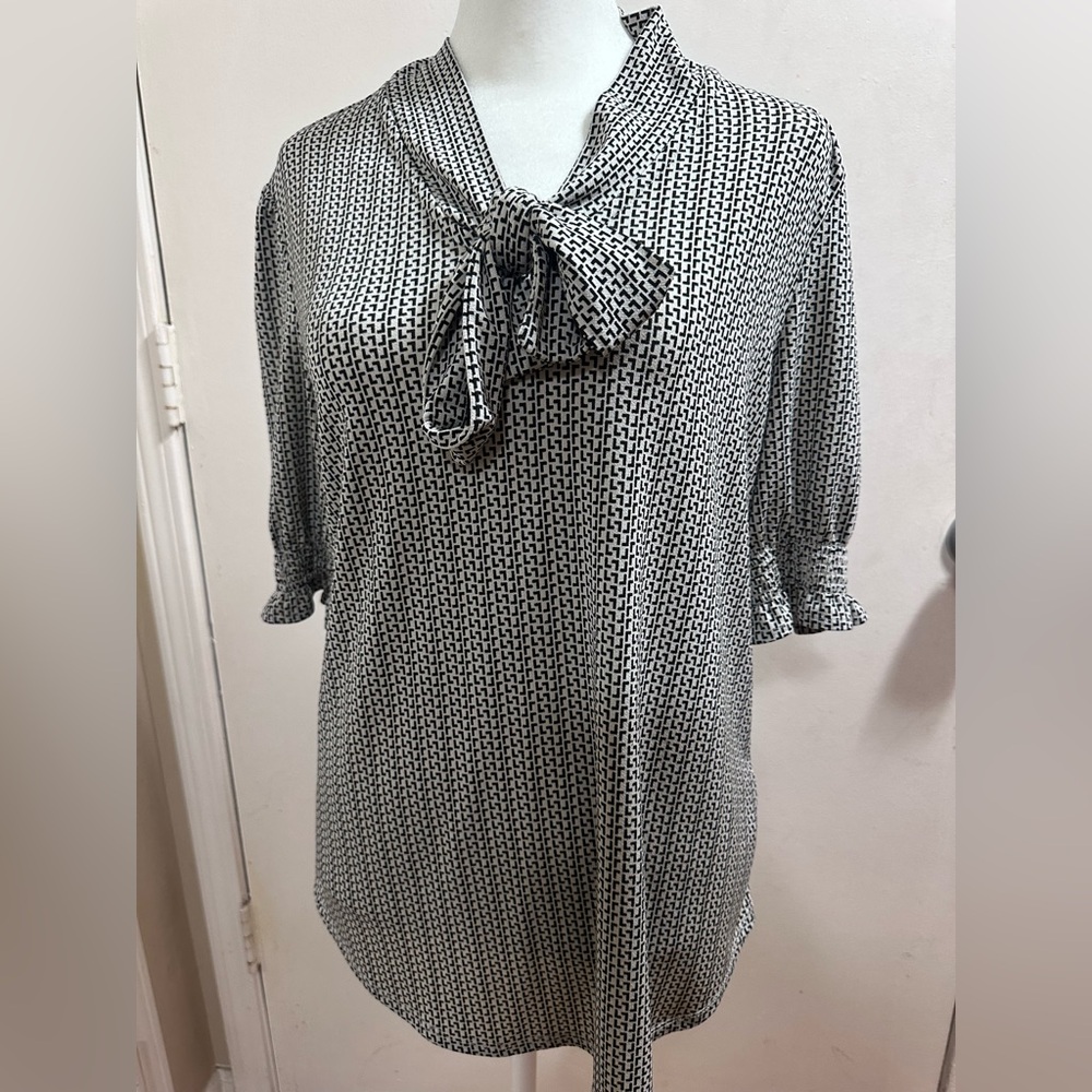 Adrianna Papell Monochrome Geometric Blouse